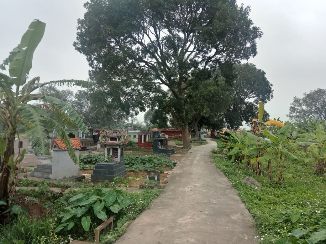 Khu nghĩa trang, nhà an táng đã có lâu đời tại thôn Kim Lân, TT Kim Bài rất gọn gàng, sạch sẽ.
