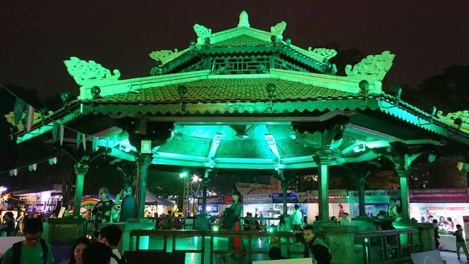 Năm 2017, nhà Bát Giác, Hoàn Kiếm Hà Nội lần đầu tham gia “Chiến dịch Nhuộm xanh toàn cầu