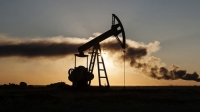 Giá dầu thô tăng mạnh sau khi nguồn cung bị thắt chặt