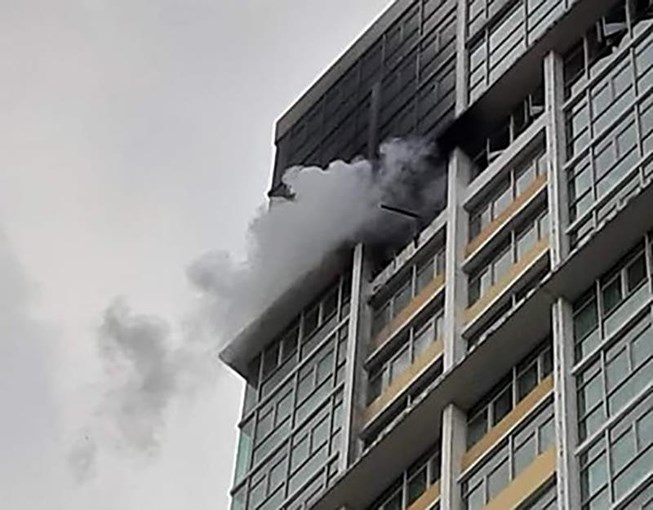 Cháy chung cư cao cấp ở Sài Gòn, người dân hoảng loạn tháo chạy