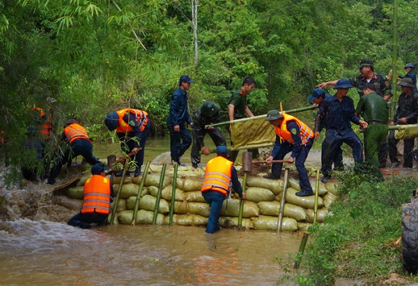 Diễn tập tìm kiếm cứu hộ, cứu nạn tại huyện Điện Biên (Điện Biên). Ảnh: Đức Hạnh.