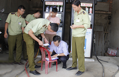 Đắk Lắk: Phạt hành chính doanh nghiệp bán xăng không bảo đảm chất lượng - Ảnh 1