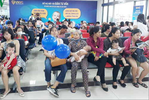Trung tâm tiêm chủng dịch vụ đầu tiên tại Quảng Ninh đi vào hoạt động - Ảnh 1