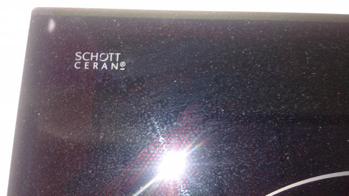 Mặt kính Schott Ceran thương hiệu của Đức nhưng lại nhập khẩu từ Trung Quốc