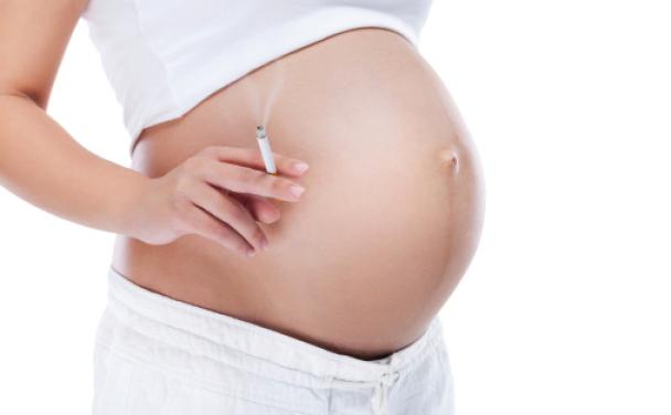 Hút thuốc là cực kỳ có hại cho thai nhi 