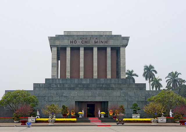 Lăng Chủ tịch Hồ Chí Minh đóng cửa vào ngày thứ 2 và thứ 6.
