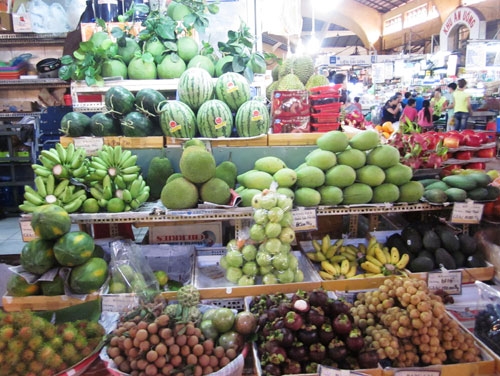 Một số loại quả Việt Nam cũng đang vào mùa nhưng người tiêu dùng vẫn chọn hàng Thái vì chất lượng tốt hơn, an toàn hơn mà giá cả chênh lệch không nhiều.