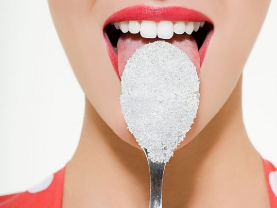 Bạn hoàn toàn có thể bị nghiện đường khi thường xuyên uống nước ngọt.