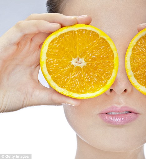 Vitamin C có công dụng lớn trong lĩnh vực làm đẹp.