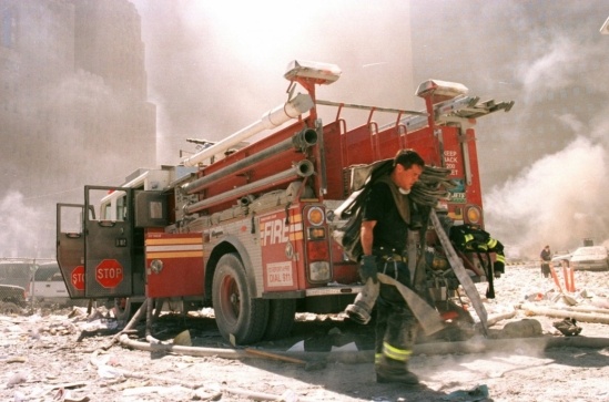 Con số trên bao gồm cả 343 nhân viên cứu hỏa và 60 cảnh sát xông vào tòa nhà để giúp đỡ các nạn nhân…