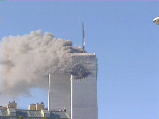 8h46 ngày 11/9/2001 theo giờ địa phương, chiếc máy bay mang số hiệu 11 của hãng hàng không American Airlines đâm vào tầng 93 đến 99 của tháp Bắc WTC. 
