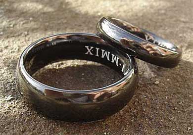 Nhẫn cưới bằng Zirconium là sự lựa chọn cho người cá tính.