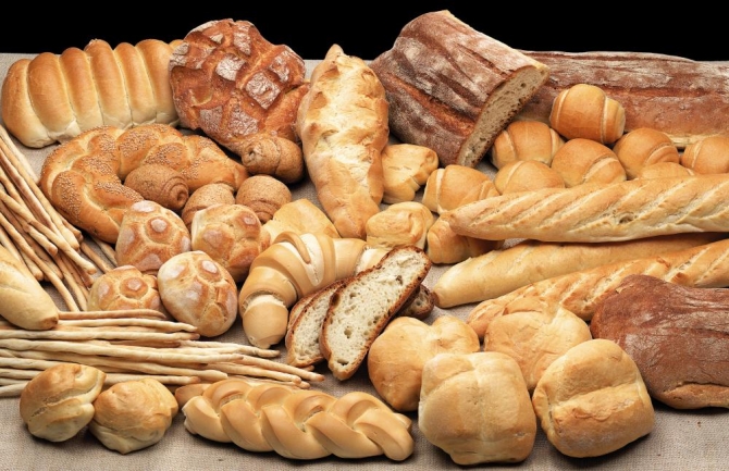 Nhiều bé sẽ bị dị ứng với bột mì, vì vậy hãy thận trọng khi cho bé dưới 1 tuổi ăn các sản phẩm từ bột mì.