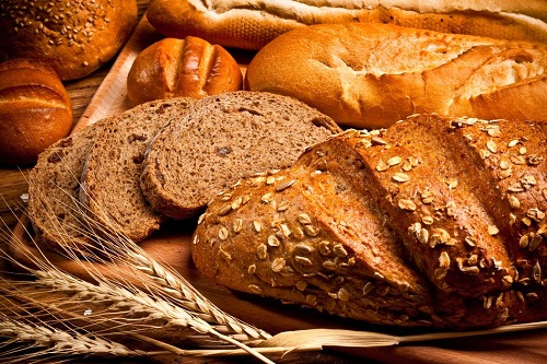 Các loại bánh mì nguyên hạt tốt hơn bánh mì trắng.