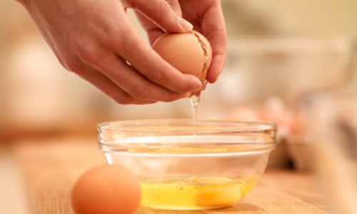 Lòng trắng trứng giúp tái tạo 