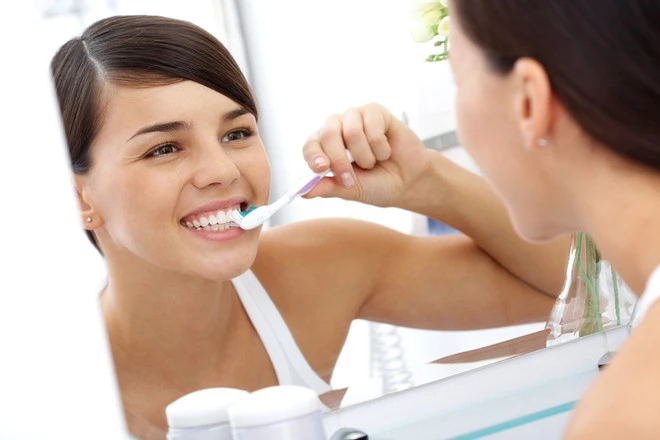 Đánh răng đúng cách sẽ mang lại cho bạn hàm răng chắc khỏe và sáng đẹp.
