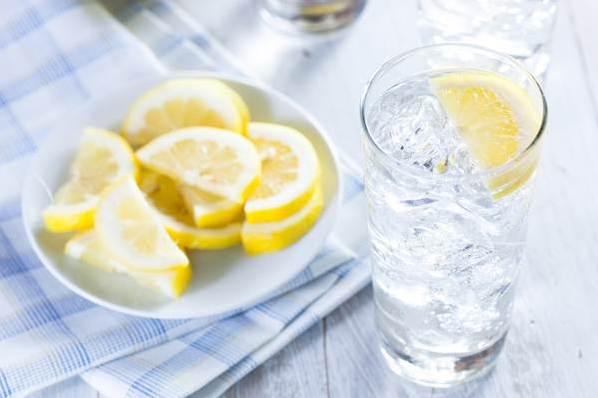6 sai lầm khi uống nước giải nhiệt vào mùa hè