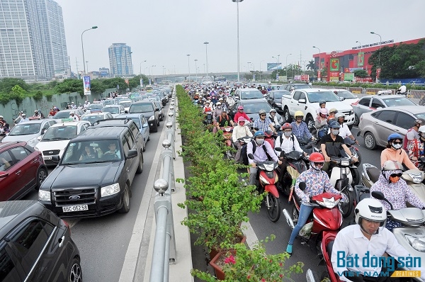Hạ tầng giao thông không phát triển theo kịp tốc độ tăng dân số tại các khu đô thị mới.
