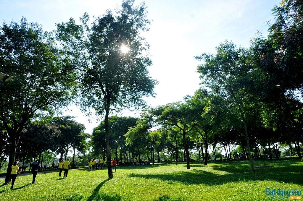 ới bầu không khí trong lành mà công viên Yên Sở mang lại, nơi đây ngày càng thu hút du khách đến vui chơi và thư giãn đặc biệt vào các dịp cuối tuần và nghỉ lễ