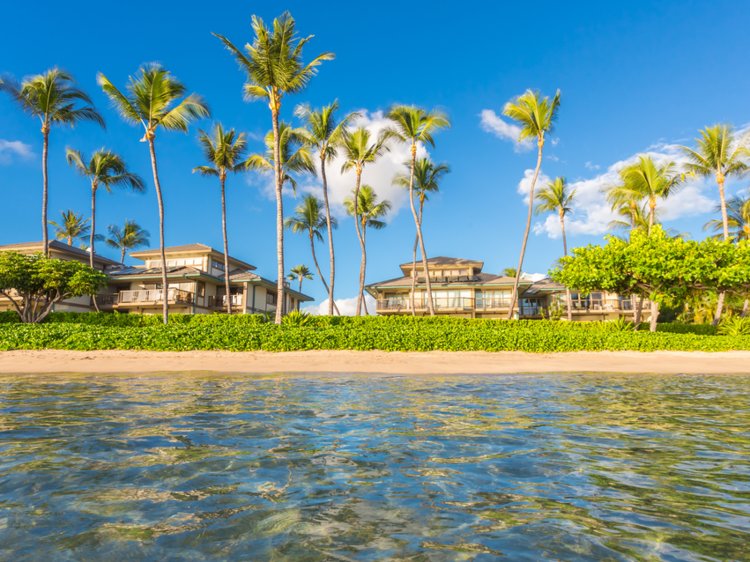 Maui, Hawaii Giá niêm yết trung bình: 3,997 triệu USD Giá bán cao nhất: 16 triệu USD  Giá trung bình mỗi foot vuông: 969USD