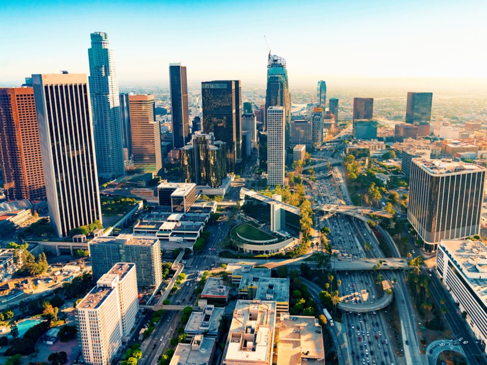 Los Angeles, California (city) Giá niêm yết trung bình: 6 triệu USD Giá bán cao nhất: 41 triệu USD Giá trung bình mỗi foot vuông: 1.084USD