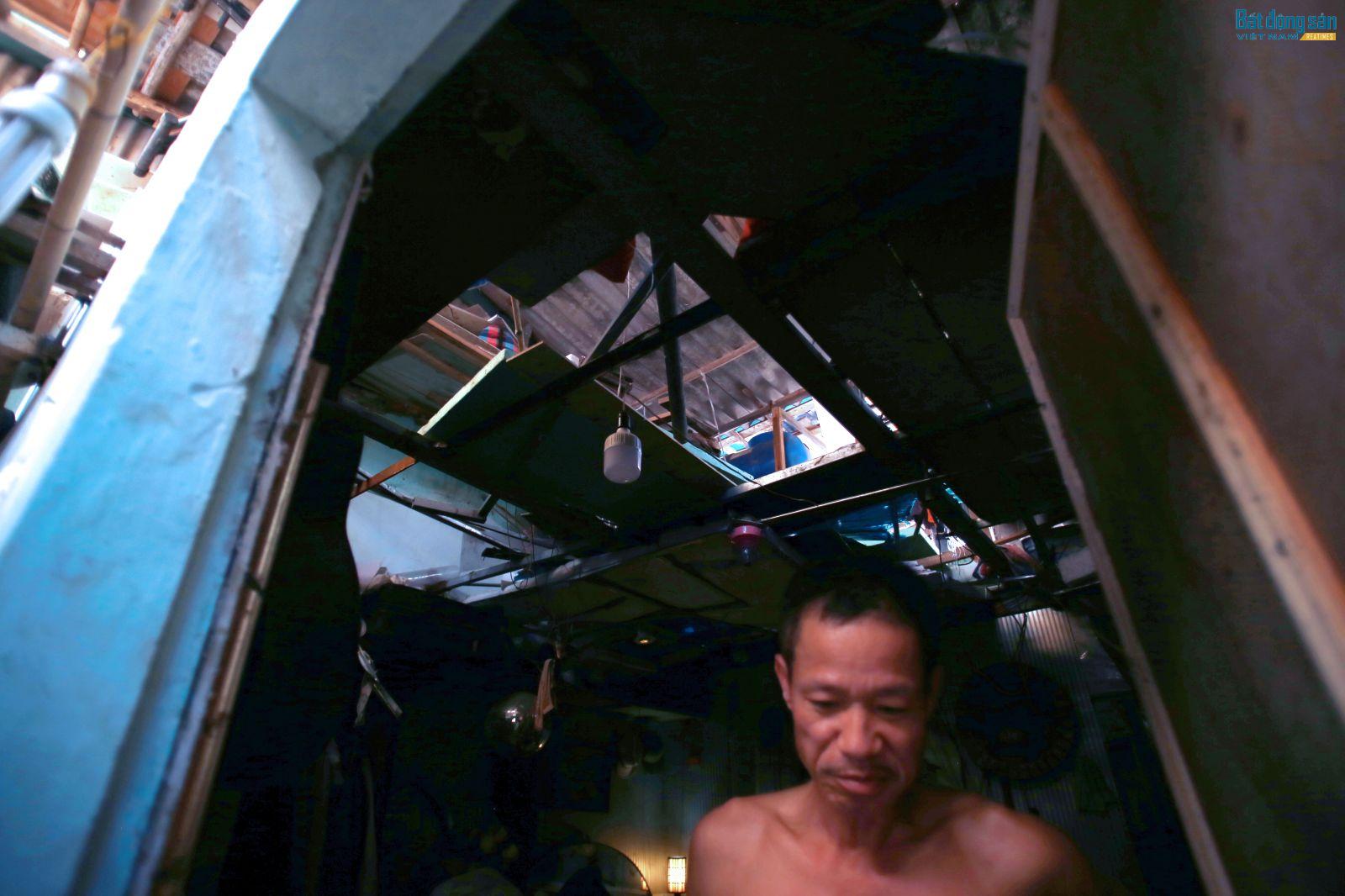 Căn nhà của gia đình anh Nguyễn Thắng lụp xụp, xuống cấp nghiêm trọng.