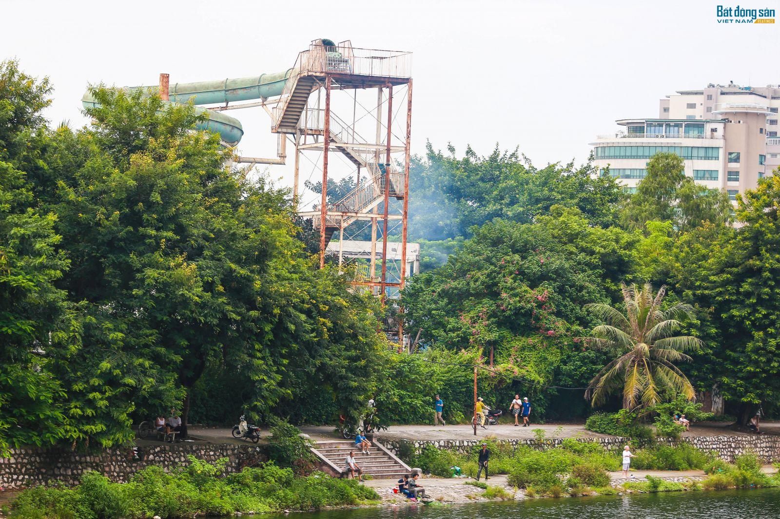 Công viên Tuổi trẻ Thủ đô hoang tàn, bị “xẻ thịt” để kinh doanh