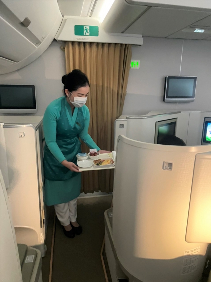 Vietnam Airlines mang đặc sản vải thiều Lục Ngạn lên các chuyến bay