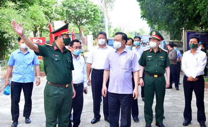 Bí thư Thành ủy Đinh Tiến Dũng kiểm tra công tác phòng, chống dịch Covid-19 tại huyện Thạch Thất