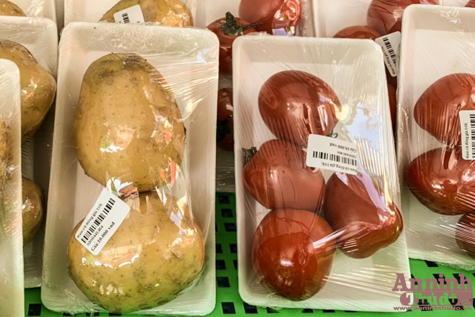 Khoai tây, cà chua tươi ngon được đóng gói cẩn thận