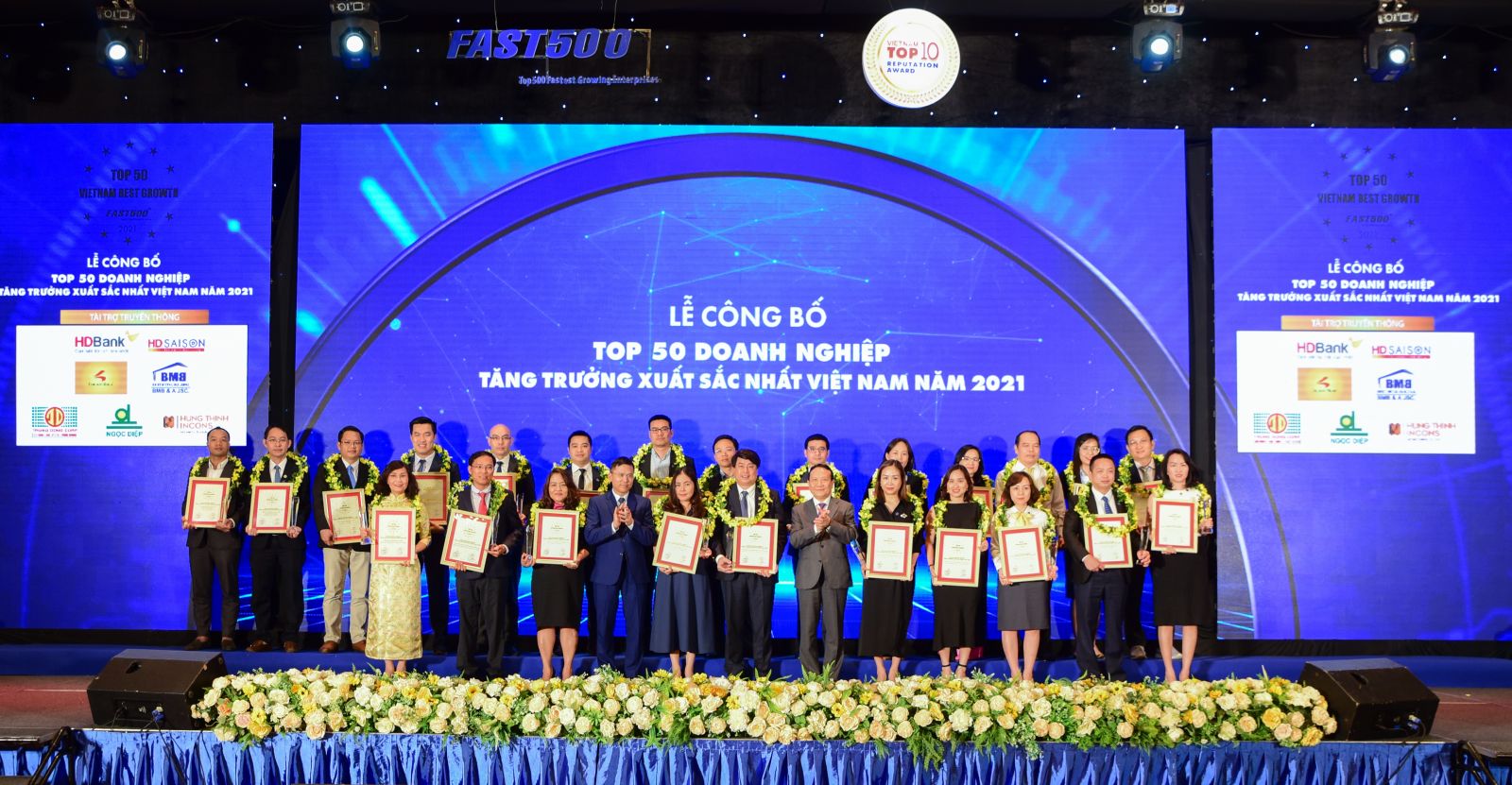 Lễ công bố Top 50 Doanh nghiệp tăng trưởng xuất sắc nhất Việt Nam 2021