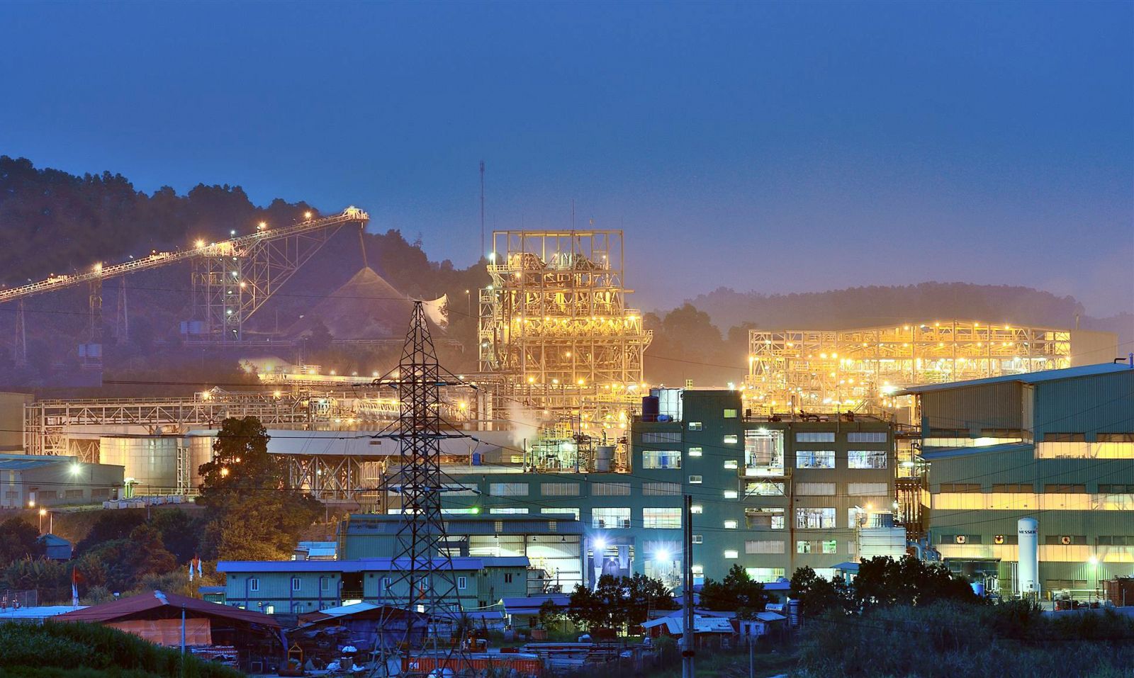 Dây chuyền nhà máy chế biến hiện đại tại Núi Pháo