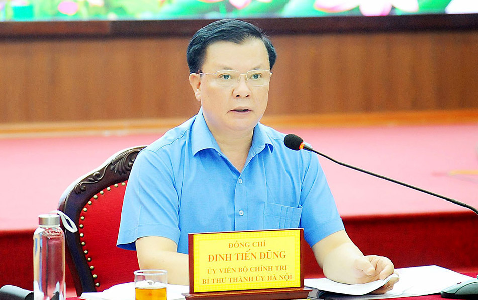 Bí thư Thành ủy Hà Nội Đinh Tiến Dũng khẳng định thực hiện nghiêm giãn cách xã hội là biện pháp quan trọng nhất lúc này. 