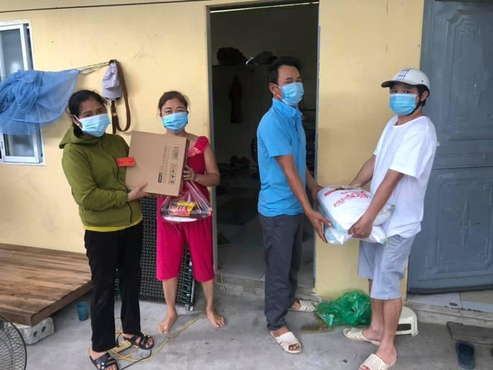 6 nhóm thợ xây trọ tại xã Văn Bình, Thường Tín được hỗ trợ thông qua kênh hotline của chương trình