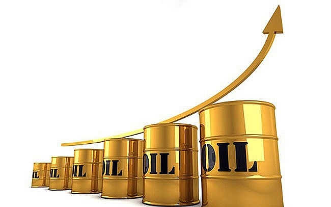 Giá xăng dầu hôm nay 20/4: Giá dầu leo thang nhờ đồng USD lao dốc