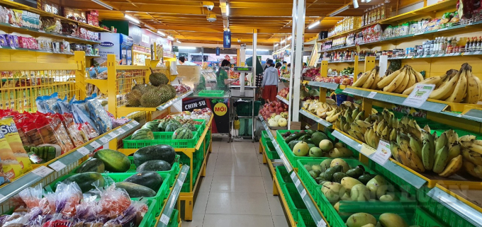 Hàng hoá trong siêu thị Bách Hoá Xanh khá dồi dào.