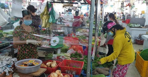 TP.HCM cho phép mở lại điểm bán thực phẩm thiết yếu tại các chợ truyền thống