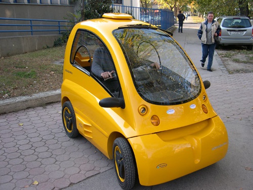 Ô tô điện Kenguru dành cho người đi xe lăn được bán tại châu Âu với giá 25.000 USD