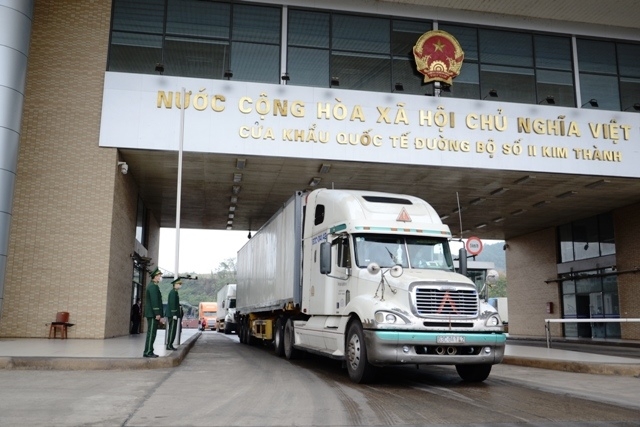 Xuất khẩu nông sản qua cửa khẩu quốc tế Lào Cai