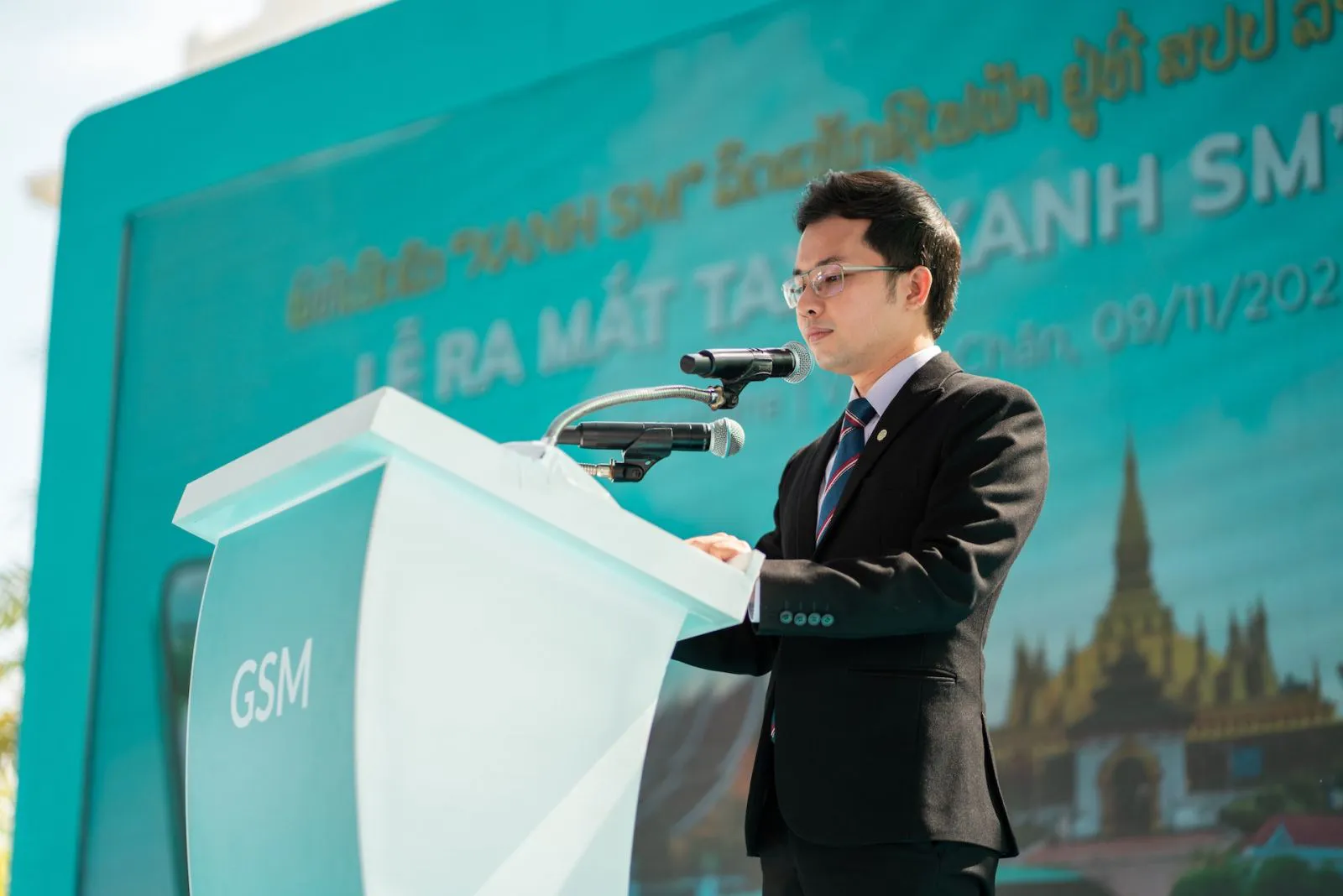 Ông Nguyễn Văn Thanh – Tổng Giám đốc công ty GSM toàn cầu phát biểu tại sự kiện ra mắt taxi “Xanh SM” tại Lào hôm 9/11.