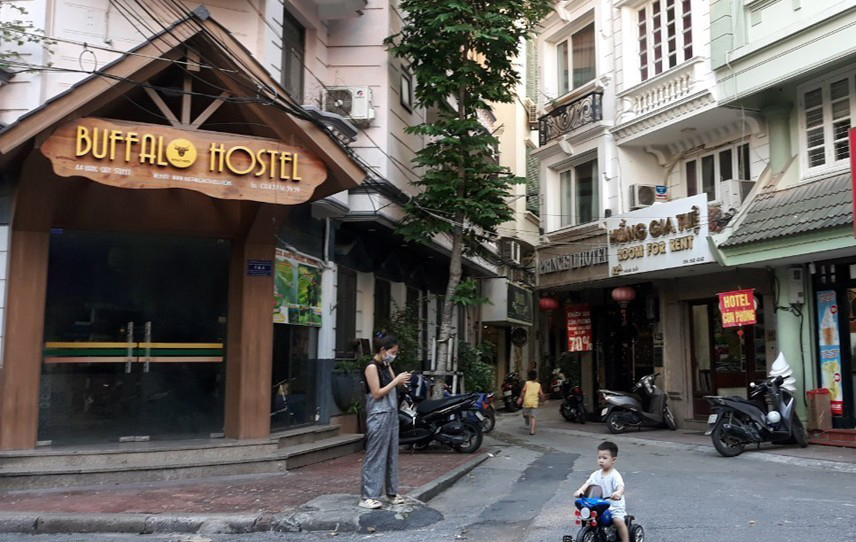  Khách sạn trên phố Hàng Giấy (quận Hoàn Kiếm) đồng loạt tạm dừng hoạt động do Covid-19