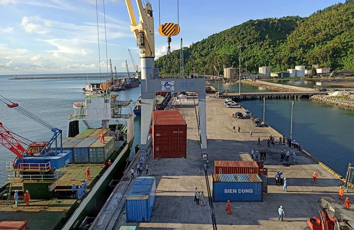 Thừa Thiên – Huế: Dành 18,340 tỷ đồng/năm hỗ vận chuyển hàng container qua cảng Chân Mây 