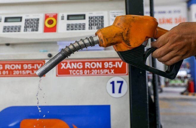 Giá xăng tiếp tục giảm hơn 1000 đồng/lít xuống còn 20.730 đồng/lít  