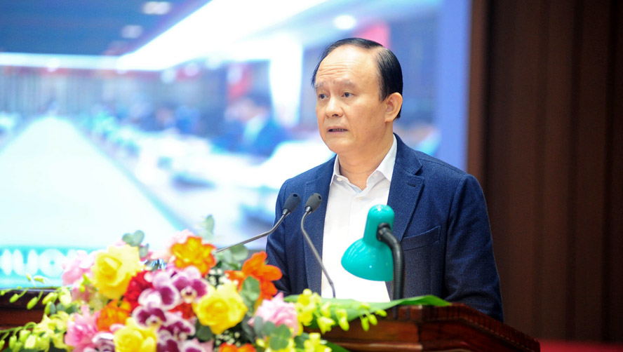 Phó Bí thư Thành ủy, Chủ tịch HĐND thành phố Hà Nội Nguyễn Ngọc Tuấn phát biểu tại hội nghị.