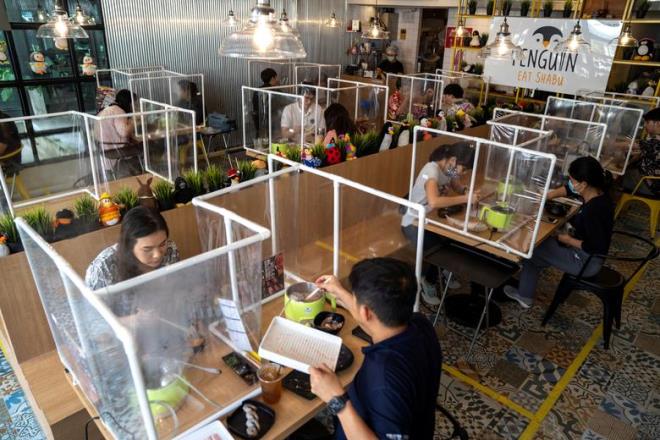 Hà Nội: Các nhà hàng, quán ăn, giải khát thực hiện nghiêm việc giãn cách theo quy định