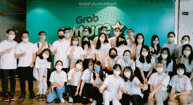 Một nhóm trong chương trình Future Unicorn 2022 - Kỳ Lân Tập Sự thi vào phòng marketing của Grab Việt Nam.