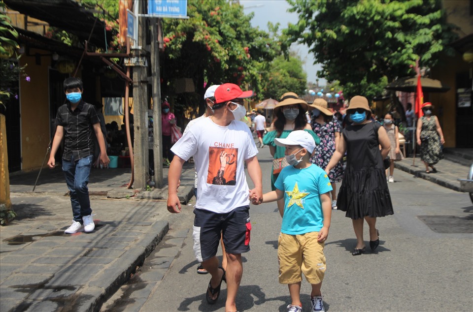 Nhiều tỉnh thành, thành phố tạm dừng lễ hội dịp Tết Nguyên đán 2022.