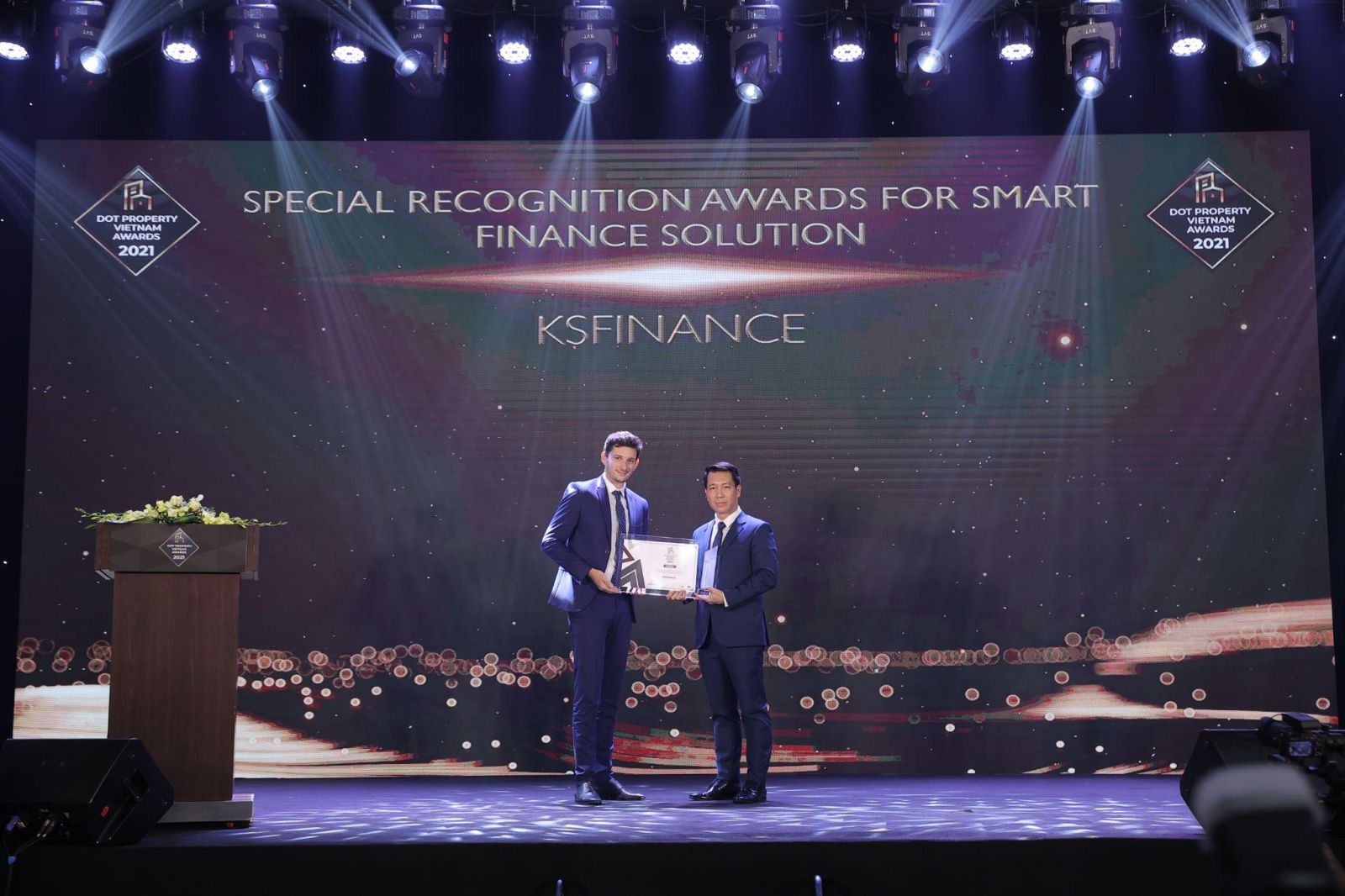 KSF Group được vinh danh với Giải thưởng công nhận đặc biệt cho giải pháp tài chính thông minh Việt Nam 2021