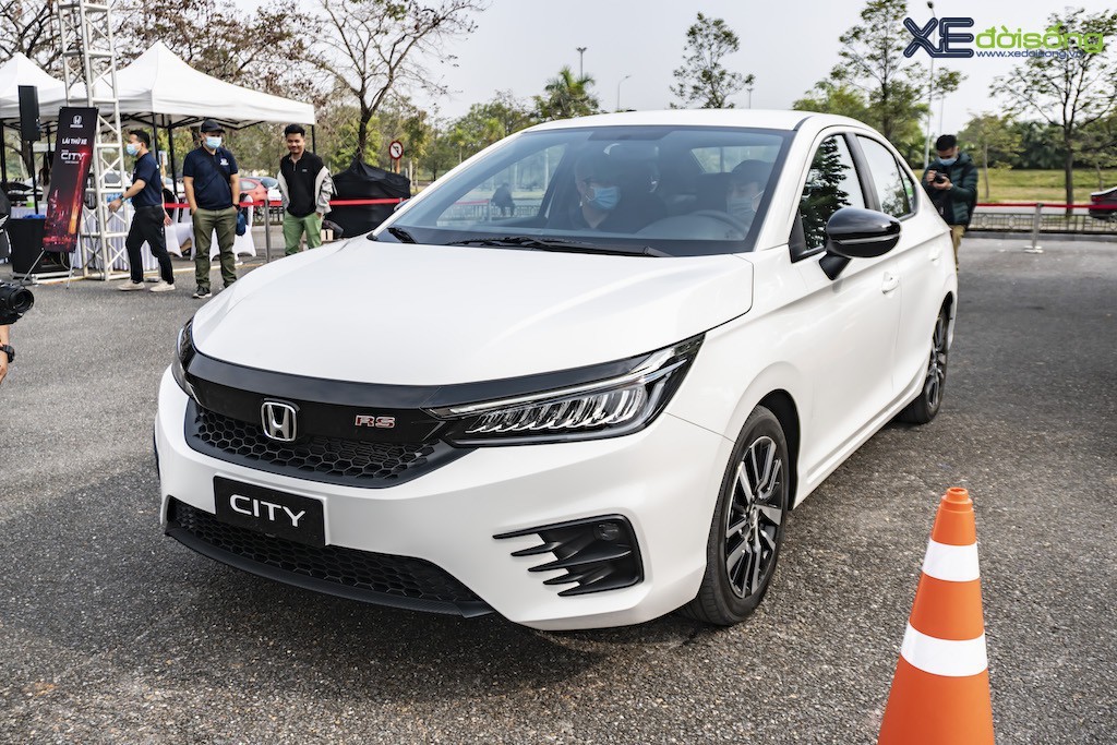 Honda Việt Nam bán được hơn 2,1 triệu xe máy và 24.418 xe ô tô trong năm 2020