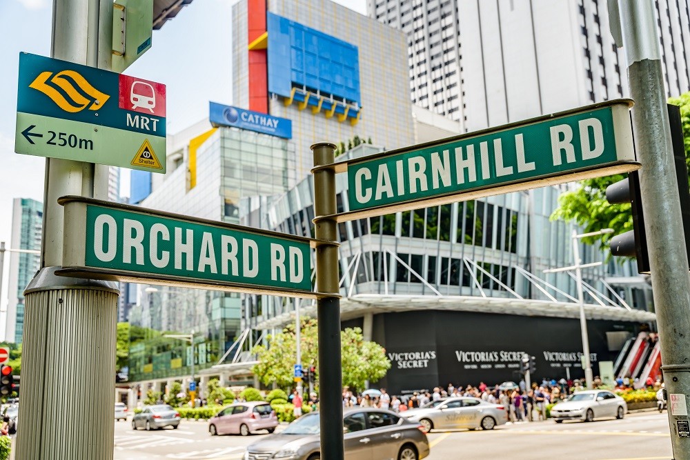 Những đại lộ nổi tiếng như Orchard Road là điểm không thể không đến với du khách